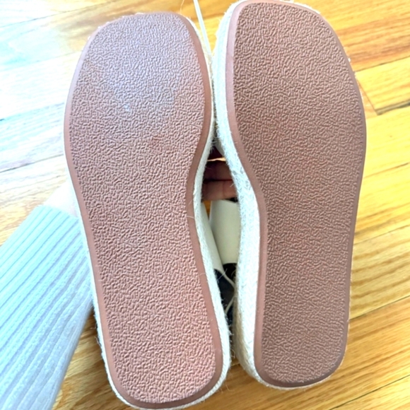 NORDSTROM White Leather Sandals with Buckle Detail SIZE 8.5M NEW. - Picture 3 of 5